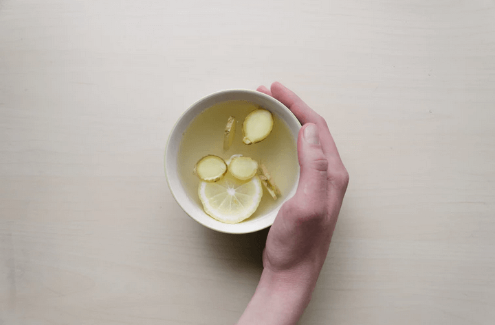Chá verde com Gengibre, Limão e Mel - Superbom